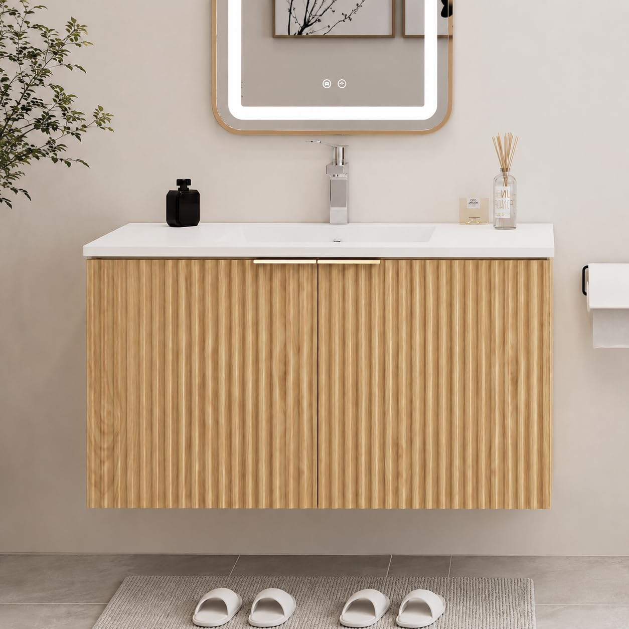 Home And Bathroom - モダンなフローティング式洗面化粧台、波状テクスチャの扉付き壁掛け収納キャビネット、ソフトクローズヒンジ、セラミック製洗面ボウル、家庭用トイレオーガナイザー